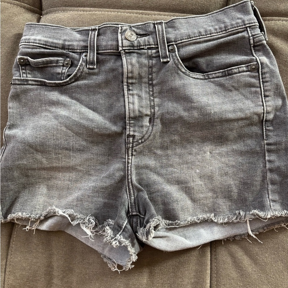 Women’s Gray Levi’s High Rise Shorts
